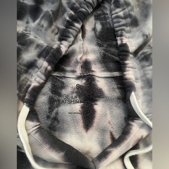 SO Cropped Sweatshirt Tie Dye Print Frayed Bottom SOFT - Picture 3 of 6